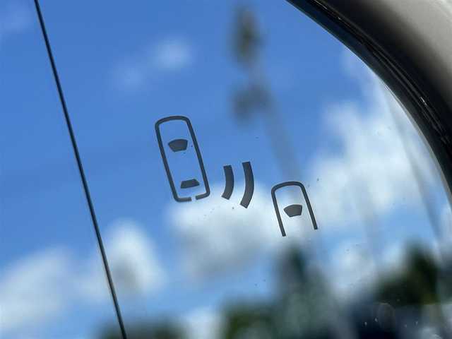 トヨタ クラウン ハイブリッド RS アドバンス 埼玉県 2019(令1)年 4.6万km ホワイトパールクリスタルシャイン トヨタセーフティセンス/メーカーナビ　/　(Bluetooth/CD/DVD/USB)/フルセグテレビ/バックカメラ　/ブラインドスポットモニター　/電動パーキングブレーキ　/ブレーキホールド　/ステアリングヒーター　/前席シートヒーター　/ＨＵＤ/バックカメラ/ＥＴＣ２．０/ドライブレコーダー/純正フロアマット/純正アルミホイール/３眼ＬＥＤヘッドライト/オートハイビーム