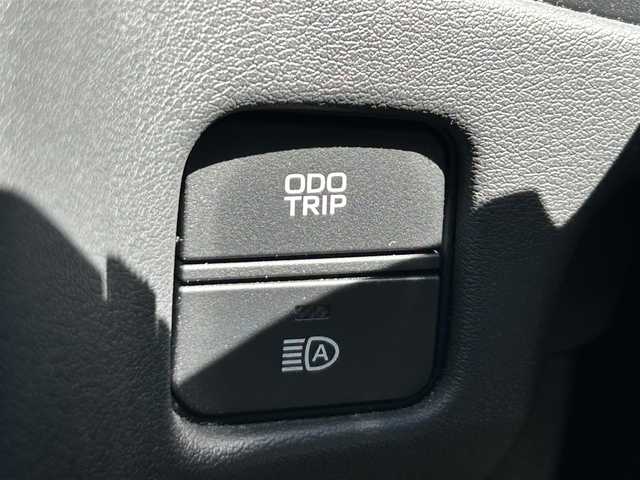 トヨタ クラウン ハイブリッド RS アドバンス 埼玉県 2019(令1)年 4.6万km ホワイトパールクリスタルシャイン トヨタセーフティセンス/メーカーナビ　/　(Bluetooth/CD/DVD/USB)/フルセグテレビ/バックカメラ　/ブラインドスポットモニター　/電動パーキングブレーキ　/ブレーキホールド　/ステアリングヒーター　/前席シートヒーター　/ＨＵＤ/バックカメラ/ＥＴＣ２．０/ドライブレコーダー/純正フロアマット/純正アルミホイール/３眼ＬＥＤヘッドライト/オートハイビーム