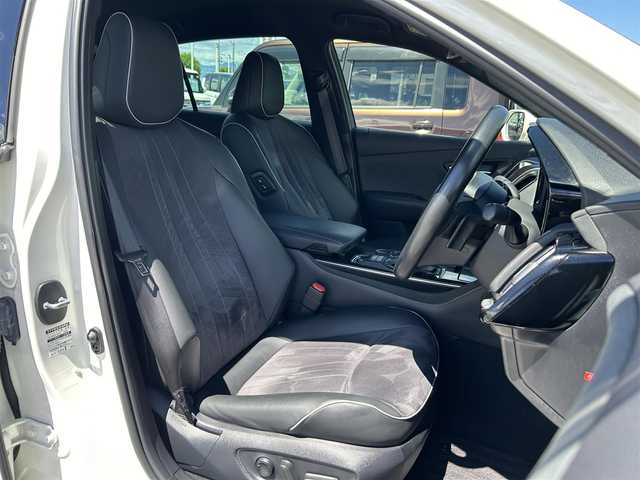 トヨタ クラウン ハイブリッド RS アドバンス 埼玉県 2019(令1)年 4.6万km ホワイトパールクリスタルシャイン トヨタセーフティセンス/メーカーナビ　/　(Bluetooth/CD/DVD/USB)/フルセグテレビ/バックカメラ　/ブラインドスポットモニター　/電動パーキングブレーキ　/ブレーキホールド　/ステアリングヒーター　/前席シートヒーター　/ＨＵＤ/バックカメラ/ＥＴＣ２．０/ドライブレコーダー/純正フロアマット/純正アルミホイール/３眼ＬＥＤヘッドライト/オートハイビーム