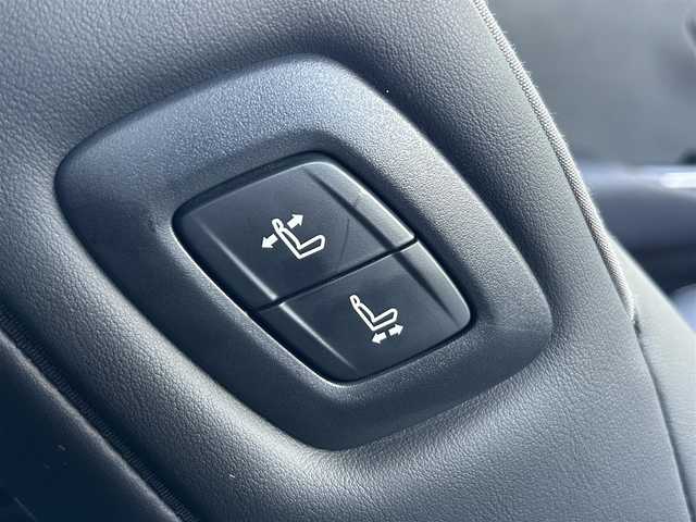 トヨタ クラウン ハイブリッド RS アドバンス 埼玉県 2019(令1)年 4.6万km ホワイトパールクリスタルシャイン トヨタセーフティセンス/メーカーナビ　/　(Bluetooth/CD/DVD/USB)/フルセグテレビ/バックカメラ　/ブラインドスポットモニター　/電動パーキングブレーキ　/ブレーキホールド　/ステアリングヒーター　/前席シートヒーター　/ＨＵＤ/バックカメラ/ＥＴＣ２．０/ドライブレコーダー/純正フロアマット/純正アルミホイール/３眼ＬＥＤヘッドライト/オートハイビーム