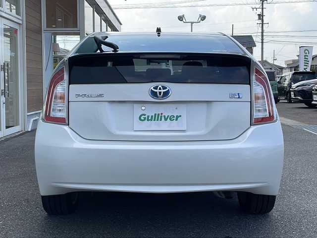 トヨタ プリウス S 岐阜県 2015(平27)年 4.9万km ホワイトパールクリスタルシャイン 禁煙車/アルパインナビ9型AM FM CD DVD BT SD フルセグ/ビルトインETC/オートライト/HIDヘッドライト/フォグランプ/純正17インチアルミホイール/プッシュスタート/スマートキー/スペアキー/電格ミラー/ドアバイザー/フロアマット