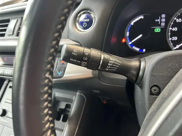 レクサス ＣＴ 200h バージョンC 大分県 2011(平23)年 7.9万km ホワイトパールクリスタルシャイン サンルーフ/シートヒーター/純正ナビ/TV/バックカメラ/クリアランスソナー/AUX/USB/純正17インチAW/ETC