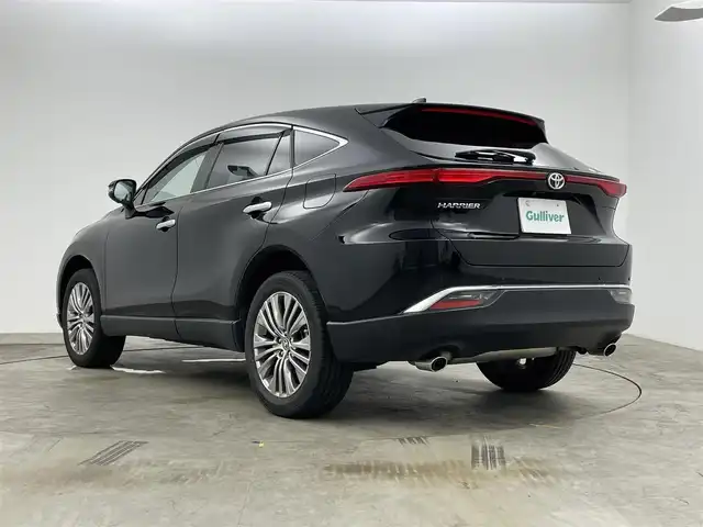 トヨタ ハリアー Z 岡山県 2022(令4)年 3.2万km ブラック 純正12.3インチディスプレイオーディオ/【Carplay/BT/USB/フルセグTV】/パノラマルーフ/JBLプレミアムサウンドシステム/パノラミックビューモニター/ETC2.0/純正1９インチアルミ/ステアリングスイッチ/チルトステアリング/ウィンカーミラー/純正ドアバイザー/横滑り防止機能/プッシュスタート/追従型クルーズコントロール/オートハイビーム/LEDヘッドライト（AUTO機能付き）/運転席パワーシート/衝突軽減ブレーキシステム/車線逸脱防止システム/横滑り防止装置/コーナーセンサー（前後）/社外フロアマット/プッシュスタート