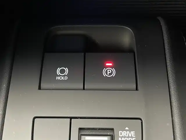 トヨタ ハリアー Z 岡山県 2022(令4)年 3.2万km ブラック 純正12.3インチディスプレイオーディオ/【Carplay/BT/USB/フルセグTV】/パノラマルーフ/JBLプレミアムサウンドシステム/パノラミックビューモニター/ETC2.0/純正1９インチアルミ/ステアリングスイッチ/チルトステアリング/ウィンカーミラー/純正ドアバイザー/横滑り防止機能/プッシュスタート/追従型クルーズコントロール/オートハイビーム/LEDヘッドライト（AUTO機能付き）/運転席パワーシート/衝突軽減ブレーキシステム/車線逸脱防止システム/横滑り防止装置/コーナーセンサー（前後）/社外フロアマット/プッシュスタート