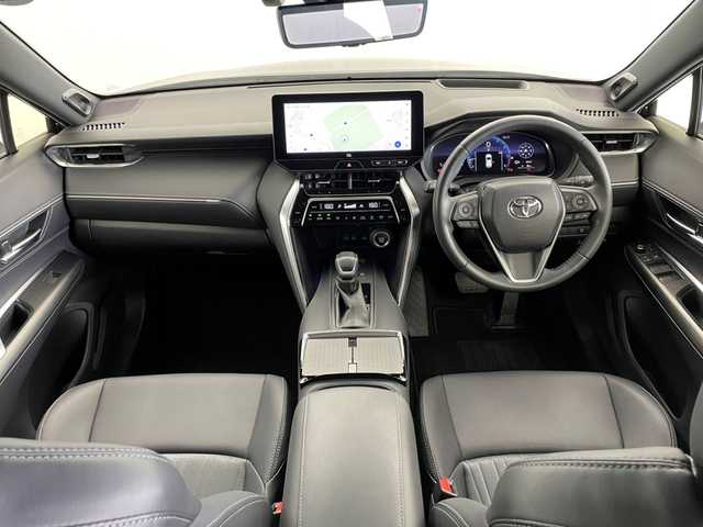 トヨタ ハリアー Z 岡山県 2022(令4)年 3.2万km ブラック 純正12.3インチディスプレイオーディオ/【Carplay/BT/USB/フルセグTV】/パノラマルーフ/JBLプレミアムサウンドシステム/パノラミックビューモニター/ETC2.0/純正1９インチアルミ/ステアリングスイッチ/チルトステアリング/ウィンカーミラー/純正ドアバイザー/横滑り防止機能/プッシュスタート/追従型クルーズコントロール/オートハイビーム/LEDヘッドライト（AUTO機能付き）/運転席パワーシート/衝突軽減ブレーキシステム/車線逸脱防止システム/横滑り防止装置/コーナーセンサー（前後）/社外フロアマット/プッシュスタート