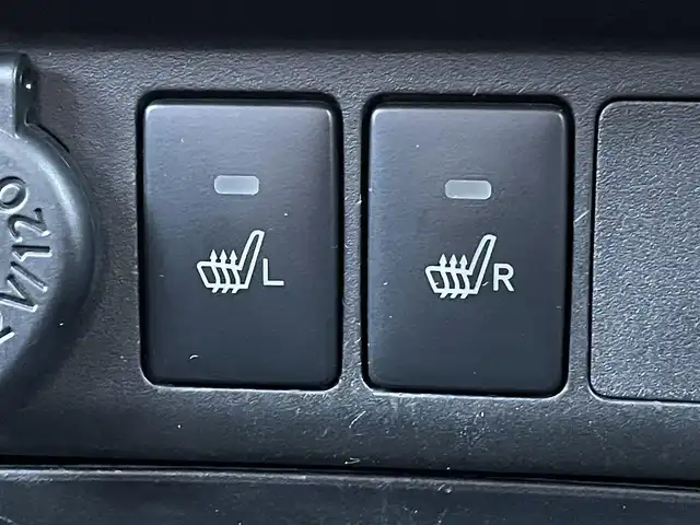 トヨタ ルーミー G コージーエディション 山梨県 2019(令1)年 5.9万km ブライトシルバーM 純正SDナビ/CD/ワンセグTV/バックカメラ/Bluetooth接続/前後ドライブレコーダー/両側パワースライドドア/前席シートヒーター/アイドリングストップ/前後コーナーセンサー/サイドバイザー/取扱説明書/保証書/スペアキー1本