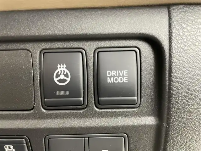 日産 セレナ e－パワー ハイウェイスター V 岡山県 2019(令1)年 3.4万km ダイヤモンドブラック 11インチフリップダウンモニター/純正9インチナビ/【Bluetooth/フルセグTV/CD/DVD/Blu-ray/Carplay）/型番:MM518D-L/アラウンドビューモニター/デジタルインナーミラー/プロパイロット/ステアリングヒーター/前席シートヒーター/ハーフレザーシート/両側電動スライドドア/エマージェンシーブレーキ/オートブレーキホールド/オートハイビーム/LEDヘッドライト/ビルトインETC/スマートキー×2/保証書/取扱説明書/ナビ取扱説明書