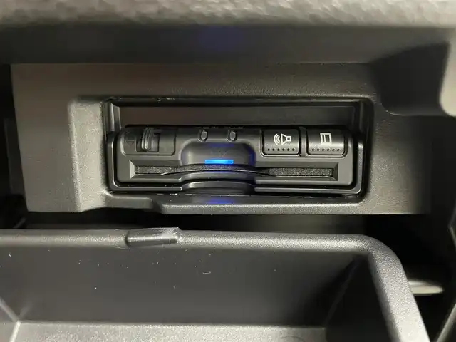 日産 セレナ e－パワー ハイウェイスター V 岡山県 2019(令1)年 3.4万km ダイヤモンドブラック 11インチフリップダウンモニター/純正9インチナビ/【Bluetooth/フルセグTV/CD/DVD/Blu-ray/Carplay）/型番:MM518D-L/アラウンドビューモニター/デジタルインナーミラー/プロパイロット/ステアリングヒーター/前席シートヒーター/ハーフレザーシート/両側電動スライドドア/エマージェンシーブレーキ/オートブレーキホールド/オートハイビーム/LEDヘッドライト/ビルトインETC/スマートキー×2/保証書/取扱説明書/ナビ取扱説明書