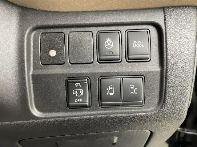 日産 セレナ e－パワー ハイウェイスター V 岡山県 2019(令1)年 3.4万km ダイヤモンドブラック 11インチフリップダウンモニター/純正9インチナビ/【Bluetooth/フルセグTV/CD/DVD/Blu-ray/Carplay）/型番:MM518D-L/アラウンドビューモニター/デジタルインナーミラー/プロパイロット/ステアリングヒーター/前席シートヒーター/ハーフレザーシート/両側電動スライドドア/エマージェンシーブレーキ/オートブレーキホールド/オートハイビーム/LEDヘッドライト/ビルトインETC/スマートキー×2/保証書/取扱説明書/ナビ取扱説明書