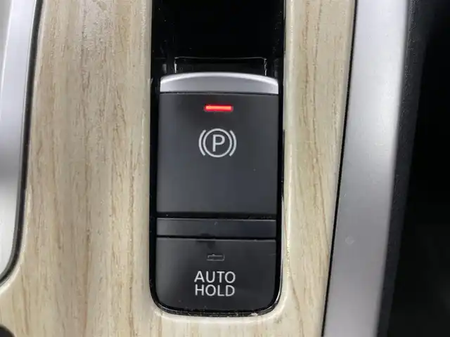 日産 セレナ e－パワー ハイウェイスター V 岡山県 2019(令1)年 3.4万km ダイヤモンドブラック 11インチフリップダウンモニター/純正9インチナビ/【Bluetooth/フルセグTV/CD/DVD/Blu-ray/Carplay）/型番:MM518D-L/アラウンドビューモニター/デジタルインナーミラー/プロパイロット/ステアリングヒーター/前席シートヒーター/ハーフレザーシート/両側電動スライドドア/エマージェンシーブレーキ/オートブレーキホールド/オートハイビーム/LEDヘッドライト/ビルトインETC/スマートキー×2/保証書/取扱説明書/ナビ取扱説明書