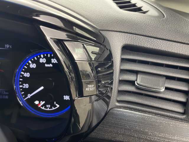 日産 エルグランド 250HWS プレミアム アーバンクロム 秋田県 2021(令3)年 4.4万km ピュアホワイトパール 4WD/ワンオーナー/純正ナビ/(FM/AM/Bluetooth/フルセグTV/DVD/CD）/全方位カメラ/バックカメラ/両側パワースライドドア/電動リアゲート/衝突軽減装置/レーンキープアシスト/レーダークルーズコントロール/横滑り防止装置/コーナーセンサー/ブラインドアシストスポット/ビルトインETC/ドライブレコーダー/フリップダウンモニター/前席シートヒーター/前席パワーシート/電動格納ミラー/LEDヘッドライト/オートライト/革巻きステアリング/プッシュスタート/スマートキー/スペアキー/純正アルミホイール/純正フロアマット