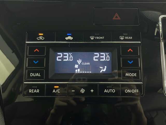 日産 エルグランド 250HWS プレミアム アーバンクロム 秋田県 2021(令3)年 4.4万km ピュアホワイトパール 4WD/ワンオーナー/純正ナビ/(FM/AM/Bluetooth/フルセグTV/DVD/CD）/全方位カメラ/バックカメラ/両側パワースライドドア/電動リアゲート/衝突軽減装置/レーンキープアシスト/レーダークルーズコントロール/横滑り防止装置/コーナーセンサー/ブラインドアシストスポット/ビルトインETC/ドライブレコーダー/フリップダウンモニター/前席シートヒーター/前席パワーシート/電動格納ミラー/LEDヘッドライト/オートライト/革巻きステアリング/プッシュスタート/スマートキー/スペアキー/純正アルミホイール/純正フロアマット