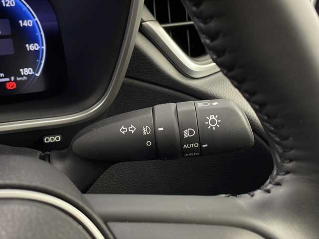 トヨタ カローラ クロス ハイブリッド Z 栃木県 2024(令6)年 1万km プラチナホワイトパールマイカ セーフティセンス/・プリクラッシュセーフティ/・レーントレーシングアシスト/・レーンディパーチャーアラート/・レーダークルーズコントロール/・オートマチックハイビーム/・ロードサインアシスト/・プロアクティブドライビングアシスト/・発進遅れ告知機能/パーキングサポートブレーキ/8インチディスプレイオーディオ/ Bluetooth/フルセTV/HDMI/Miracast/ AppleCarPlay/AndroidAuto/バッククカメラ/ビルトインETC2.0/パワーバックドア/ブラインドスポットモニター/運転席パワーシート/シートヒーター/革巻きステアリング/ステアリングスイッチ/ワイヤレス充電ポート/電動パーキングブレーキ/ブレーキホールド/オートLEDヘッドランプ/LEDシーケンシャルウィンカー/フォグランプ/スマートキー＆プッシュスタート/電動格納ウィンカーミラー/純正18インチAW/取扱説明書