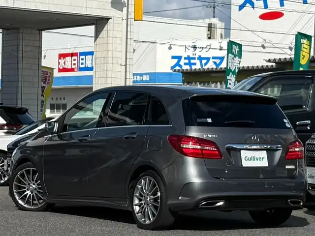 メルセデス・ベンツ Ｂ１８０ スポーツ 愛知県 2015(平27)年 7.4万km マウンテングレー /純正HDDナビ//AM/FM/CD/DVD/BT//フルセグ/SD/USB//レーダーセーフティパッケージ//プリクラッシュセーフティー//ブラインドスポットモニター//レーダークルーズコントロール//レーンキープアシスト//AMGライン//ETC//D・N席メモリ付きパワーシート//シートヒーター//オートLEDヘッドライト//フォグランプ//リヤフォグランプ//オートリトラクタブルウィンカーミラー//オートワイパー//パドルシフト//ステアリングスイッチ//照明付きバニティミラー//スペアキー//取扱説明書//保証書