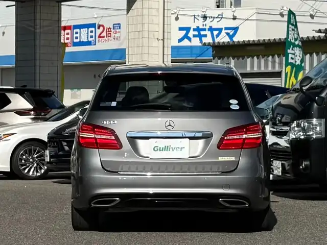 メルセデス・ベンツ Ｂ１８０ スポーツ 愛知県 2015(平27)年 7.4万km マウンテングレー /純正HDDナビ//AM/FM/CD/DVD/BT//フルセグ/SD/USB//レーダーセーフティパッケージ//プリクラッシュセーフティー//ブラインドスポットモニター//レーダークルーズコントロール//レーンキープアシスト//AMGライン//ETC//D・N席メモリ付きパワーシート//シートヒーター//オートLEDヘッドライト//フォグランプ//リヤフォグランプ//オートリトラクタブルウィンカーミラー//オートワイパー//パドルシフト//ステアリングスイッチ//照明付きバニティミラー//スペアキー//取扱説明書//保証書