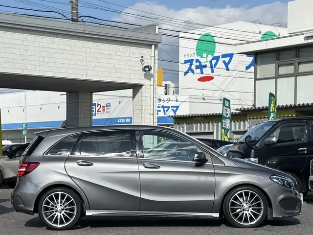メルセデス・ベンツ Ｂ１８０ スポーツ 愛知県 2015(平27)年 7.4万km マウンテングレー /純正HDDナビ//AM/FM/CD/DVD/BT//フルセグ/SD/USB//レーダーセーフティパッケージ//プリクラッシュセーフティー//ブラインドスポットモニター//レーダークルーズコントロール//レーンキープアシスト//AMGライン//ETC//D・N席メモリ付きパワーシート//シートヒーター//オートLEDヘッドライト//フォグランプ//リヤフォグランプ//オートリトラクタブルウィンカーミラー//オートワイパー//パドルシフト//ステアリングスイッチ//照明付きバニティミラー//スペアキー//取扱説明書//保証書