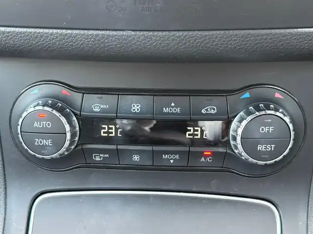 メルセデス・ベンツ Ｂ１８０ スポーツ 愛知県 2015(平27)年 7.4万km マウンテングレー /純正HDDナビ//AM/FM/CD/DVD/BT//フルセグ/SD/USB//レーダーセーフティパッケージ//プリクラッシュセーフティー//ブラインドスポットモニター//レーダークルーズコントロール//レーンキープアシスト//AMGライン//ETC//D・N席メモリ付きパワーシート//シートヒーター//オートLEDヘッドライト//フォグランプ//リヤフォグランプ//オートリトラクタブルウィンカーミラー//オートワイパー//パドルシフト//ステアリングスイッチ//照明付きバニティミラー//スペアキー//取扱説明書//保証書