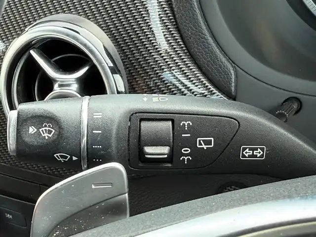 メルセデス・ベンツ Ｂ１８０ スポーツ 愛知県 2015(平27)年 7.4万km マウンテングレー /純正HDDナビ//AM/FM/CD/DVD/BT//フルセグ/SD/USB//レーダーセーフティパッケージ//プリクラッシュセーフティー//ブラインドスポットモニター//レーダークルーズコントロール//レーンキープアシスト//AMGライン//ETC//D・N席メモリ付きパワーシート//シートヒーター//オートLEDヘッドライト//フォグランプ//リヤフォグランプ//オートリトラクタブルウィンカーミラー//オートワイパー//パドルシフト//ステアリングスイッチ//照明付きバニティミラー//スペアキー//取扱説明書//保証書