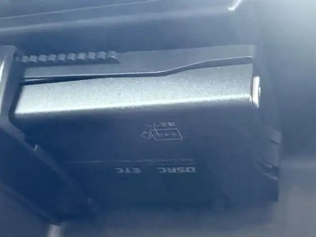 メルセデス・ベンツ Ｂ１８０ スポーツ 愛知県 2015(平27)年 7.4万km マウンテングレー /純正HDDナビ//AM/FM/CD/DVD/BT//フルセグ/SD/USB//レーダーセーフティパッケージ//プリクラッシュセーフティー//ブラインドスポットモニター//レーダークルーズコントロール//レーンキープアシスト//AMGライン//ETC//D・N席メモリ付きパワーシート//シートヒーター//オートLEDヘッドライト//フォグランプ//リヤフォグランプ//オートリトラクタブルウィンカーミラー//オートワイパー//パドルシフト//ステアリングスイッチ//照明付きバニティミラー//スペアキー//取扱説明書//保証書