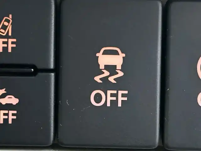 スズキ ラパン X 岡山県 2021(令3)年 8万km コフレピンクパールメタリック/ホワイト2トーンルーフ 登録時走行距離：79342km/全方位モニター用カメラパッケージ装着車/禁煙車/純正ナビ(型番:CN-RZ766W)/　(CD/DVD/フルセグTV/Bluetooth)/全方位カメラ/衝突被害軽減システム/車線逸脱警報（レーンキープアシスト）/コーナーセンサー/ドライブレコーダー/ETC/シートヒーター/ステアリングスイッチ/純正LEDヘッドライト/オートライト/プッシュスタート/スマートキー/スペアキー×1/アイドリングストップ/純正ホイールカバー/電動格納ミラー/純正フロアマット/横滑防止装置/盗難防止装置/取扱説明書/新車時整備手帳（保証書）