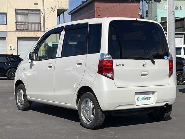ホンダ ライフ G 道北・旭川 2012(平24)年 9万km プレミアムホワイトパール 4WD/純正オーディオ/ CD/AUX/ミラーヒーター /ライトレベライザー /キーレス/エンジンスターター /純正フロアマット/ドアバイザー/電動格納式ミラー/ホイール付きサマータイヤ積み込み