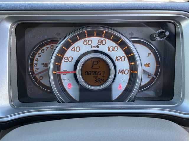 ホンダ ライフ G 道北・旭川 2012(平24)年 9万km プレミアムホワイトパール 4WD/純正オーディオ/ CD/AUX/ミラーヒーター /ライトレベライザー /キーレス/エンジンスターター /純正フロアマット/ドアバイザー/電動格納式ミラー/ホイール付きサマータイヤ積み込み