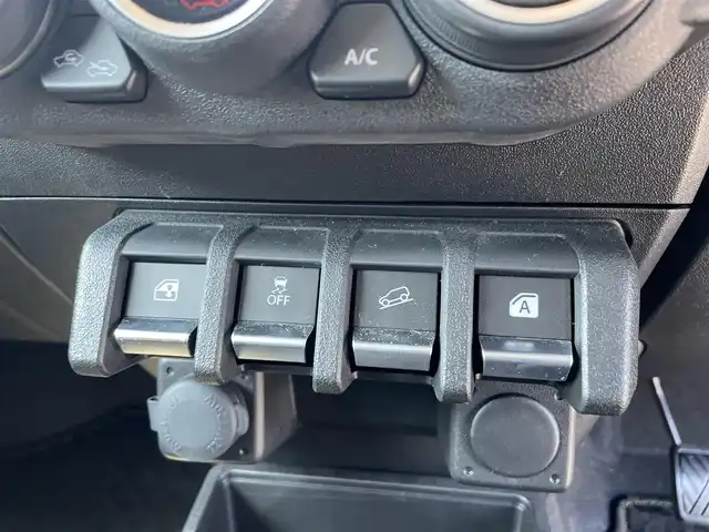 スズキ ジムニー シエラ JC 静岡県 2021(令3)年 0.5万km ミディアムグレー ユーザー買取車両/5速MT/4WD/車線逸脱警報/衝突軽減ブレーキ/ヒルディセントコントロールスイッチ/ESP OFFスイッチ/シートヒーター　D・N/パワーウィンドウ