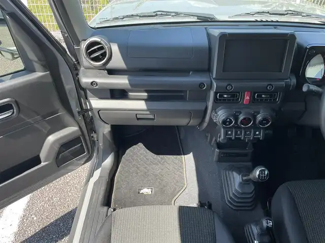 スズキ ジムニー シエラ JC 静岡県 2021(令3)年 0.5万km ミディアムグレー ユーザー買取車両/5速MT/4WD/車線逸脱警報/衝突軽減ブレーキ/ヒルディセントコントロールスイッチ/ESP OFFスイッチ/シートヒーター　D・N/パワーウィンドウ