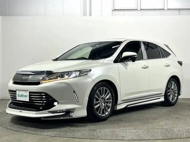 トヨタ ハリアー プレミアム メタル&レザーP 大阪府 2020(令2)年 4.3万km ホワイトパールクリスタルシャイン サンルーフ　黒革シート　モデリスタエアロ　純正９ｉｎｃナビＴＶ　バックカメラ　ＥＴＣ　パワーシート／ヒーター／エアコン　電動リアゲート　衝突軽減　レーダーＣ　レーンアシスト　オートハイビーム