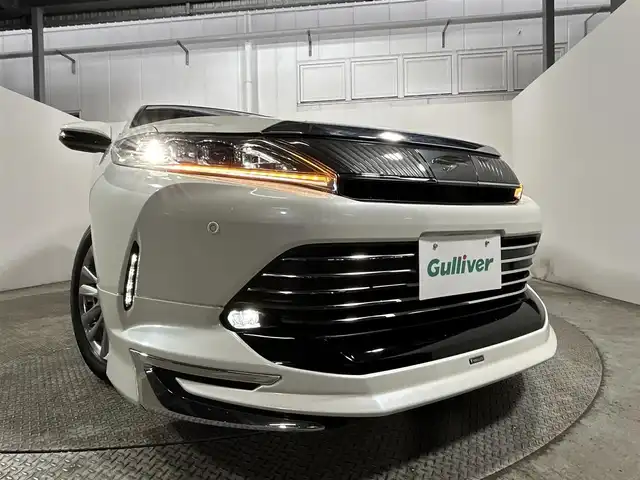 トヨタ ハリアー プレミアム メタル&レザーP 大阪府 2020(令2)年 4.3万km ホワイトパールクリスタルシャイン サンルーフ　黒革シート　モデリスタエアロ　純正９ｉｎｃナビＴＶ　バックカメラ　ＥＴＣ　パワーシート／ヒーター／エアコン　電動リアゲート　衝突軽減　レーダーＣ　レーンアシスト　オートハイビーム