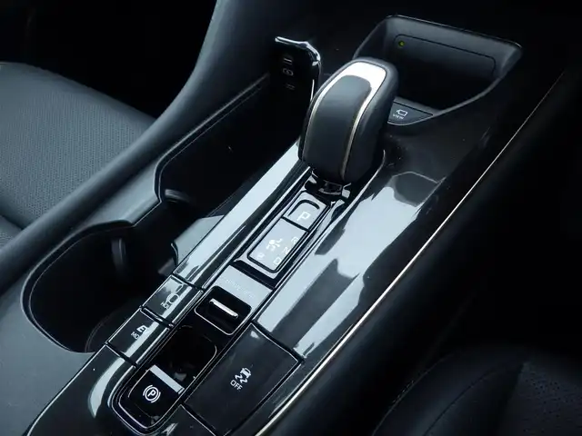 トヨタ クラウン スポーツ Z 千葉県 2024(令6)年 1.5万km ブラック Toyota Safety Sense/・プリクラッシュセーフティ/・レーンディパーチャーアラート/・オートハイビーム/・レーダークルーズコントロール/アドバンスドパーク/ムーンルーフ/ブラックレザーシート/前席パワーシート/シートヒーター/デジタルインナーミラー/純正コネクティッドナビ/地デジTV/【Bluetooth接続】/パノラミックビューモニター/革巻きステアリング/ステアリングスイッチ/ETC（2.0）/LEDヘッドライト/クリアランスソナー/純正21インチアルミホイル/サイド/カーテン/ニーエアバッグ/スマートキー