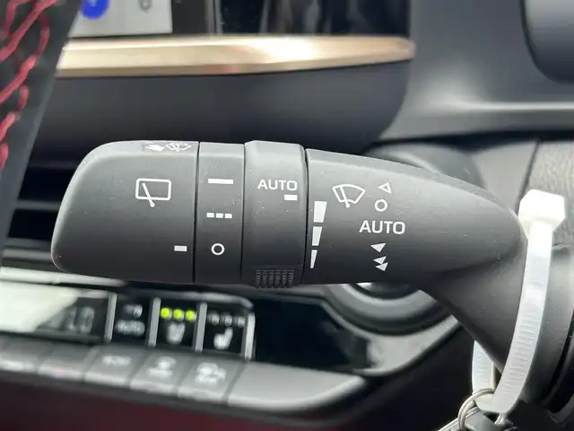 トヨタ クラウン スポーツ RS 兵庫県 2024(令6)年 0.8万km 赤 ワンオーナー/メーカー純正ナビ/（BT/フルセグTV/USB/Miracast）/全方位カメラ/トヨタチームメイト/GPSレーダー/パノラマルーフ/クリアランスソナー/レーダークルーズコントロール/パドルシフト/ETC２．０/AC100V/スマートキー/スペアキー/充電ケーブル/保証書