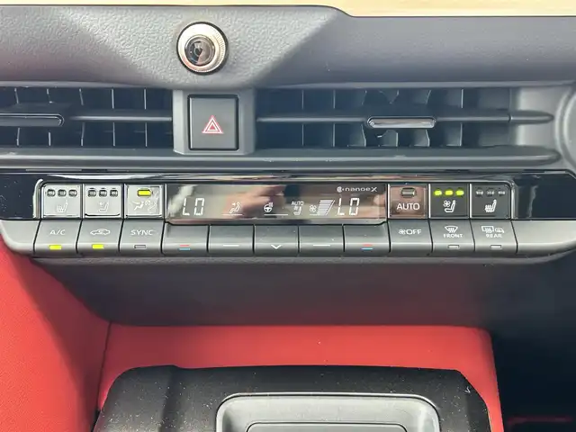 トヨタ クラウン スポーツ RS 兵庫県 2024(令6)年 0.8万km 赤 ワンオーナー/メーカー純正ナビ/（BT/フルセグTV/USB/Miracast）/全方位カメラ/トヨタチームメイト/GPSレーダー/パノラマルーフ/クリアランスソナー/レーダークルーズコントロール/パドルシフト/ETC２．０/AC100V/スマートキー/スペアキー/充電ケーブル/保証書