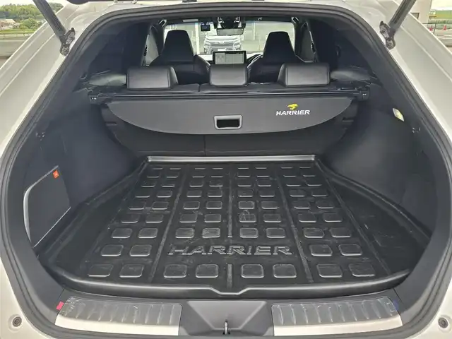 トヨタ ハリアー Z レザーパッケージ 福岡県 2021(令3)年 3.8万km ホワイトパールクリスタルシャイン ワンオーナー/モデリスタエアロ(フロント・サイド・リア)/純正12.3インチメーカーナビ　JBLプレミアムサウンド/【AM/FM/Bluetooth/フルセグTV】/全方位カメラ/デジタルインナーミラー/パワーバックドア/ビルトインETC2.0/ヘッドアップディスプレイ/前後ドライブレコーダー【DC-DR652】/トヨタセーフティセンス/プリクラッシュセーフティ/ブラインドスポットモニター/クリアランスソナー/リアクロストラフィックアラート/ロードサインアシスト/先行車発進告知機能/後退速度抑制機能/レーダークルーズコントロール/オートハイビーム/車線逸脱警報機能/車線逸脱抑制機能/ブレーキホールド/ステアリングヒーター/D/N席シートヒーター/D/N席エアシート/D/N席パワーシート/D席シートメモリ/黒レザーシート/純正20インチ黒色AW/純正フロアマット/横滑り防止装置/盗難防止装置/D/N席エアコン吹き出し口ドリンクホルダー/電格ウィンカーミラー/保証書/スペアキー×2