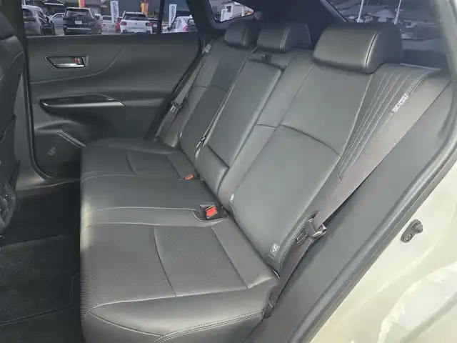トヨタ ハリアー Z レザーパッケージ 福岡県 2021(令3)年 3.8万km ホワイトパールクリスタルシャイン ワンオーナー/モデリスタエアロ(フロント・サイド・リア)/純正12.3インチメーカーナビ　JBLプレミアムサウンド/【AM/FM/Bluetooth/フルセグTV】/全方位カメラ/デジタルインナーミラー/パワーバックドア/ビルトインETC2.0/ヘッドアップディスプレイ/前後ドライブレコーダー【DC-DR652】/トヨタセーフティセンス/プリクラッシュセーフティ/ブラインドスポットモニター/クリアランスソナー/リアクロストラフィックアラート/ロードサインアシスト/先行車発進告知機能/後退速度抑制機能/レーダークルーズコントロール/オートハイビーム/車線逸脱警報機能/車線逸脱抑制機能/ブレーキホールド/ステアリングヒーター/D/N席シートヒーター/D/N席エアシート/D/N席パワーシート/D席シートメモリ/黒レザーシート/純正20インチ黒色AW/純正フロアマット/横滑り防止装置/盗難防止装置/D/N席エアコン吹き出し口ドリンクホルダー/電格ウィンカーミラー/保証書/スペアキー×2