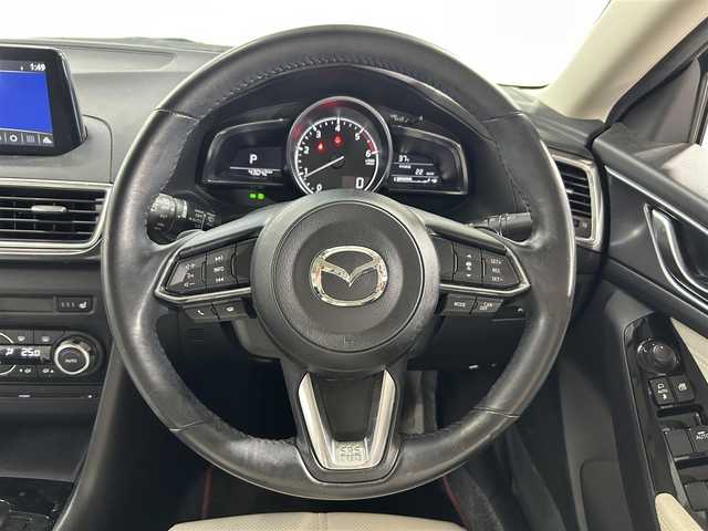 マツダ アクセラ スポーツ 15XD Lパッケージ 大阪府 2016(平28)年 4.4万km スノーフレイクホワイトパールマイカ 純正ナビ(フルセグ/DVD再生/Bluetooth) バックカメラ ETC 革シート パワーシート/ヒーター ハンドルヒーター 衝突軽減 レーダークルコン BSM クリアランスソナー 前後ドラレコ