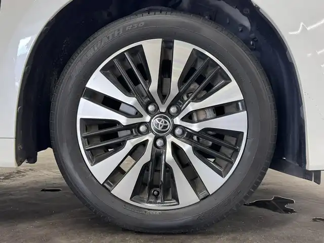 トヨタ ヴェルファイア Z Gエディション 三重県 2020(令2)年 1.6万km ホワイトパールクリスタルシャイン ガソリン/FF/MTモード付インパネCVT/純正 9インチナビ/（AM/FM/CD/DVD/USB/iPod/TV/Bluetooth/Miracast/AppleCarPlay/AndroidAuto）/純正 12.1インチ後席モニター V12T-R68C /バックガイドモニター/両側パワースライドドア/ETC/Toyota Safety Sense/・プリクラッシュセーフティ/・レーントレーシングアシスト/・レーダークルコン/・アダプティブハイビーム/・ロードサインアシスト/・インテリジェントクリアランスソナー［パーキングサポートブレーキ（静止物）］/・【OP】ブラインドスポットモニター＋リヤクロストラフィックオートブレーキ/など/装備/・【OP】ツインムーンルーフ/・【OP】デジタルインナーミラー/・3眼フルLEDヘッドランプ/・シートヒーター（D/N/2nd*）/ベンチレーション（D/N）/・ステアリングヒーター/・エグゼクティブパワーシート（Dメモリー付8way/N4way&オットマン/2ndシート電動リクライニング・オットマン）/・パワーバックドア/・AC100Vコンセント（100W）x2/・左右後席独立オートエアコン/・オートワイパー/・純正18inAW/・スマートキーx2/・保/取/マルチ取/など