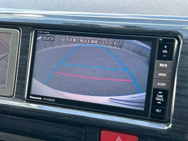 トヨタ ハイエース GL 千葉県 2016(平28)年 4.8万km ホワイトパールクリスタルシャイン 4WD/社外フリップダウンモニター/社外メモリナビ/フルセグテレビ/CD/DVD/Bluetooth/ETC/バックカメラ/サイドカメラ/片側パワースライドドア/前後ドライブレコーダー/横滑り防止装置/盗難防止装置/オートライト/レザーシートカバー/スタッドレスタイヤ/電動格納ミラー/プッシュスタート/スマートキー/純正フロアマット/保証書/取扱説明書