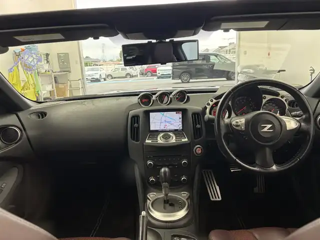 日産 フェアレディ Ｚ ロードスター バージョンT 愛知県 2011(平23)年 7.3万km プレミアムディープマルーン BOSEプレミアムサウンド/純正ナビ/（DVD/CD/FM/AM/AUX/ワンセグTV/Bluetooth）/パワーシート/シートヒーター/シートクーラー/ETC/パドルシフト/純正フロアマット/純正18インチAW/純正LEDライト/オートライト/スマート/プッシュスタート