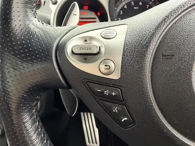 日産 フェアレディ Ｚ ロードスター バージョンT 愛知県 2011(平23)年 7.3万km プレミアムディープマルーン BOSEプレミアムサウンド/純正ナビ/（DVD/CD/FM/AM/AUX/ワンセグTV/Bluetooth）/パワーシート/シートヒーター/シートクーラー/ETC/パドルシフト/純正フロアマット/純正18インチAW/純正LEDライト/オートライト/スマート/プッシュスタート