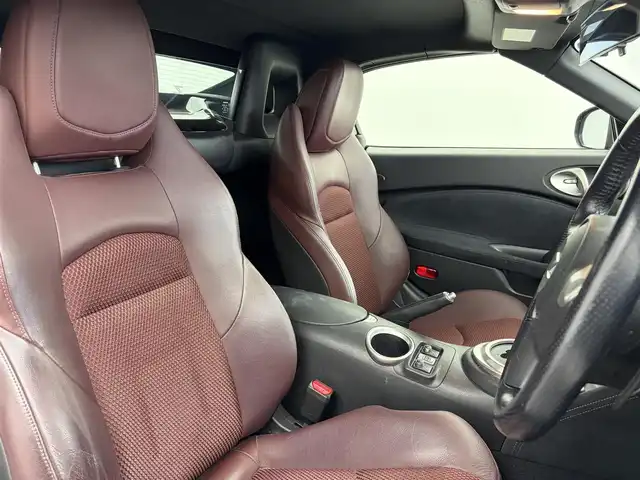 日産 フェアレディ Ｚ ロードスター バージョンT 愛知県 2011(平23)年 7.3万km プレミアムディープマルーン BOSEプレミアムサウンド/純正ナビ/（DVD/CD/FM/AM/AUX/ワンセグTV/Bluetooth）/パワーシート/シートヒーター/シートクーラー/ETC/パドルシフト/純正フロアマット/純正18インチAW/純正LEDライト/オートライト/スマート/プッシュスタート