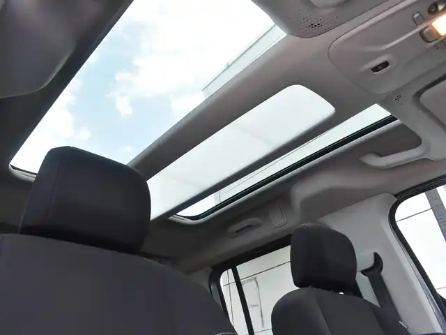 シトロエン ベルランゴ サーフED バイ･リップカール 神奈川県 2022(令4)年 2.5万km GRIS ARTENSE マルチパノラミックルーフ/グリップコントロール/ディスプレイオーディオ/バックカメラ/ブラインドスポットモニター/フロント&サイド&バックソナー/パドルシフト/ETC/専用ボディ色グリアルタンス