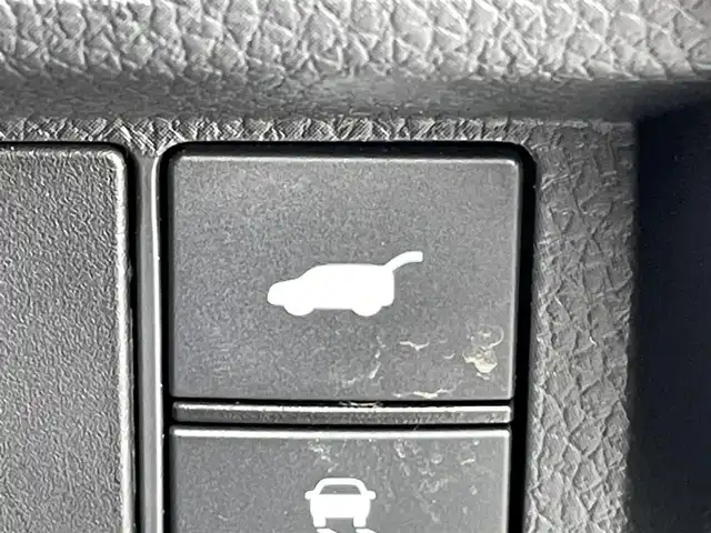 ホンダ ステップワゴン スパーダ 東京都 2024(令6)年 1.2万km プラチナホワイトパール Ｇａｔｈｅｒｓ純正８型ナビ　フルセグＴＶ　ＣＤ／ＤＶＤ　バックカメラ　追従クルーズ　ＢＳＭ　シートヒーター　両側パワースライドドア　電動リアゲート　ＥＴＣ　ドライブレコーダー　衝突被害軽減ブレーキ