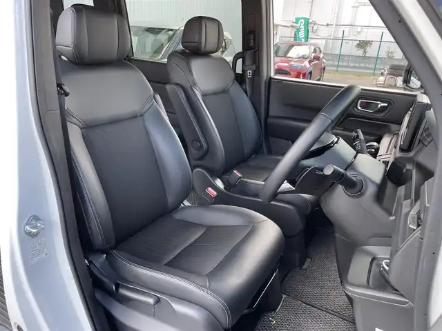 ホンダ ステップワゴン スパーダ 東京都 2024(令6)年 1.2万km プラチナホワイトパール Ｇａｔｈｅｒｓ純正８型ナビ　フルセグＴＶ　ＣＤ／ＤＶＤ　バックカメラ　追従クルーズ　ＢＳＭ　シートヒーター　両側パワースライドドア　電動リアゲート　ＥＴＣ　ドライブレコーダー　衝突被害軽減ブレーキ