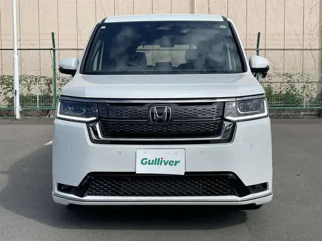 ホンダ ステップワゴン スパーダ 東京都 2024(令6)年 1.2万km プラチナホワイトパール Ｇａｔｈｅｒｓ純正８型ナビ　フルセグＴＶ　ＣＤ／ＤＶＤ　バックカメラ　追従クルーズ　ＢＳＭ　シートヒーター　両側パワースライドドア　電動リアゲート　ＥＴＣ　ドライブレコーダー　衝突被害軽減ブレーキ