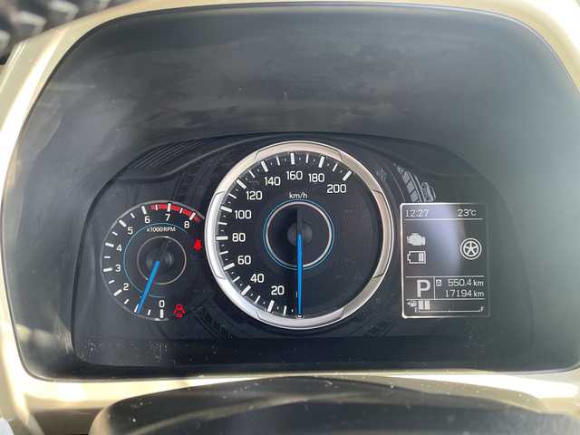 スズキ クロスビー HYBRID MZ 愛知県 2023(令5)年 1.8万km タフカーキパールメタリック/ホワイト2トーン スズキセーフティサポート/純正8型ナビ/全方位カメラ/レーダークルーズコントロール/シートヒーター/コーナーセンサー/純正アルミホイール/ＥＴＣ/LEDヘッドライト/パドルシフト/レーンキープアシスト/オートマチックハイビーム/ドライブレコーダー/衝突軽減システム/フルセグ/CD DVD/Bluetooth/ステアリングスイッチ/スマートキー/プッシュスタート