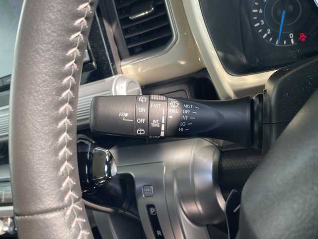 スズキ クロスビー HYBRID MZ 愛知県 2023(令5)年 1.8万km タフカーキパールメタリック/ホワイト2トーン スズキセーフティサポート/純正8型ナビ/全方位カメラ/レーダークルーズコントロール/シートヒーター/コーナーセンサー/純正アルミホイール/ＥＴＣ/LEDヘッドライト/パドルシフト/レーンキープアシスト/オートマチックハイビーム/ドライブレコーダー/衝突軽減システム/フルセグ/CD DVD/Bluetooth/ステアリングスイッチ/スマートキー/プッシュスタート