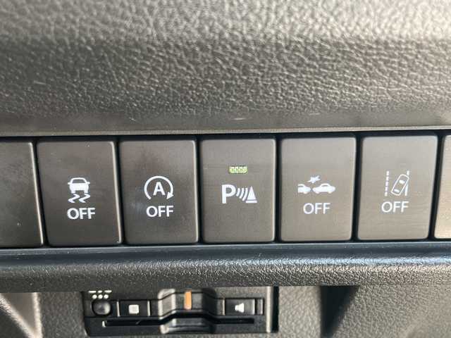 スズキ クロスビー HYBRID MZ 愛知県 2023(令5)年 1.8万km タフカーキパールメタリック/ホワイト2トーン スズキセーフティサポート/純正8型ナビ/全方位カメラ/レーダークルーズコントロール/シートヒーター/コーナーセンサー/純正アルミホイール/ＥＴＣ/LEDヘッドライト/パドルシフト/レーンキープアシスト/オートマチックハイビーム/ドライブレコーダー/衝突軽減システム/フルセグ/CD DVD/Bluetooth/ステアリングスイッチ/スマートキー/プッシュスタート