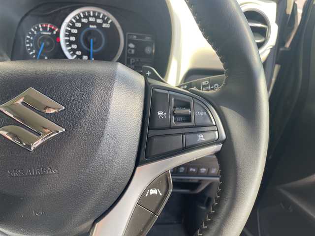 スズキ クロスビー HYBRID MZ 愛知県 2023(令5)年 1.8万km タフカーキパールメタリック/ホワイト2トーン スズキセーフティサポート/純正8型ナビ/全方位カメラ/レーダークルーズコントロール/シートヒーター/コーナーセンサー/純正アルミホイール/ＥＴＣ/LEDヘッドライト/パドルシフト/レーンキープアシスト/オートマチックハイビーム/ドライブレコーダー/衝突軽減システム/フルセグ/CD DVD/Bluetooth/ステアリングスイッチ/スマートキー/プッシュスタート