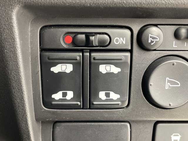 ホンダ フリード G ジャストセレクション 群馬県 2013(平25)年 5.6万km ホワイトオーキッドパール 社外７型ナビ　フルセグＴＶ　バックカメラ　両側電動スライドドア　横滑り防止機能　ステアリングスイッチ　オートエアコン　ＨＩＤオートライト　純正フロアマット　前後ドライブレコーダー　ビルトインＥＴＣ